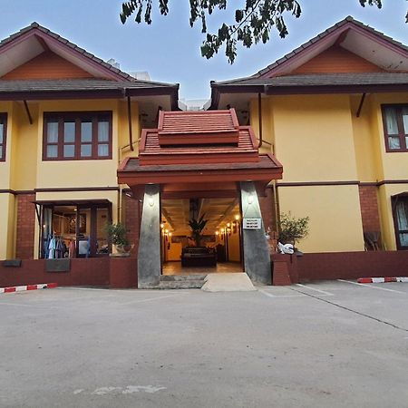 Yellow Tique Hotel Lampang Esterno foto