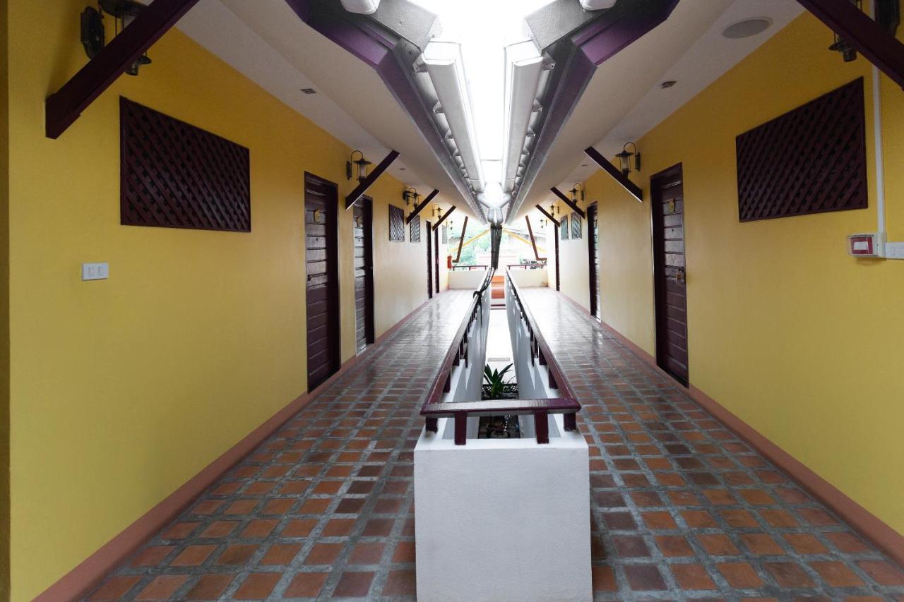 Yellow Tique Hotel Lampang Esterno foto