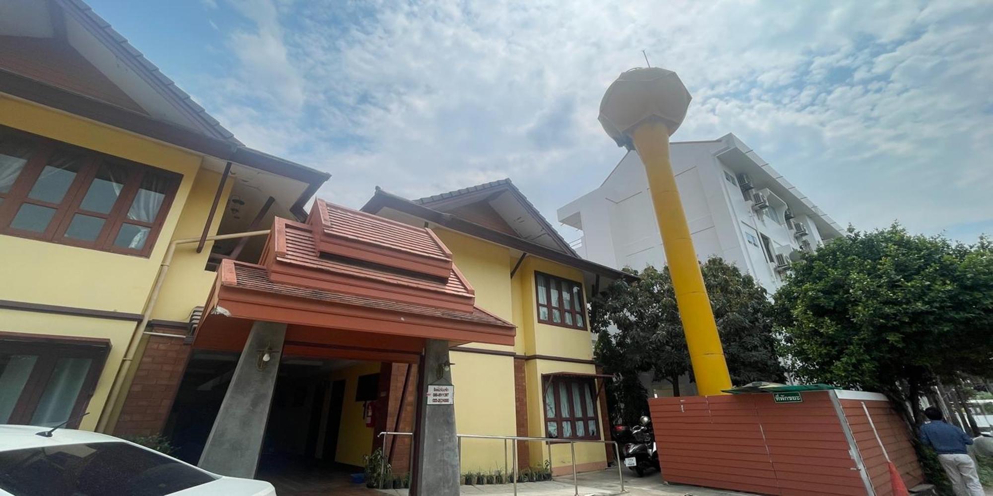 Yellow Tique Hotel Lampang Esterno foto