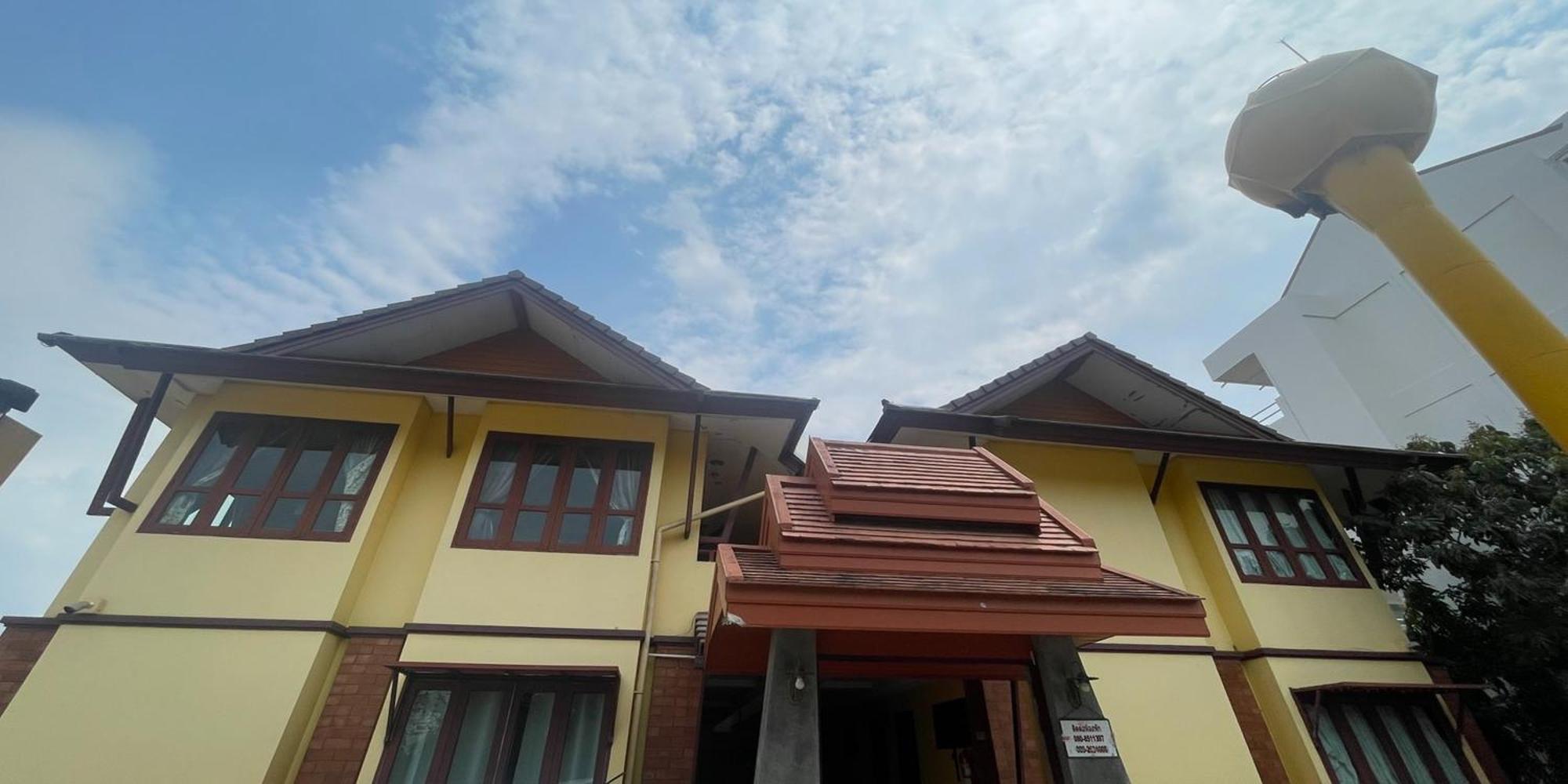Yellow Tique Hotel Lampang Esterno foto